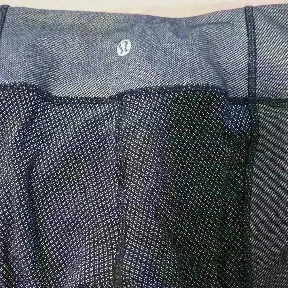 Lululemon Snake Skin Crop Leggings